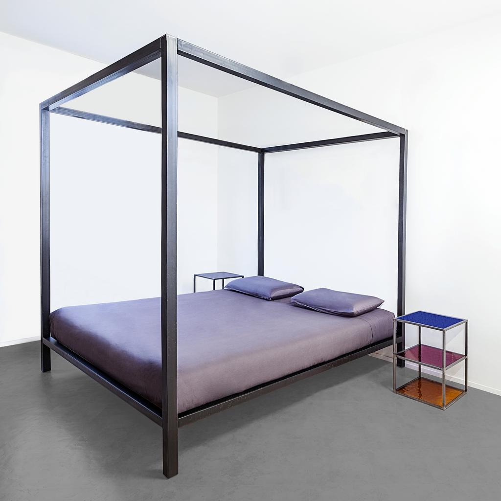 Cama con dosel Valentina design Luca Perlini